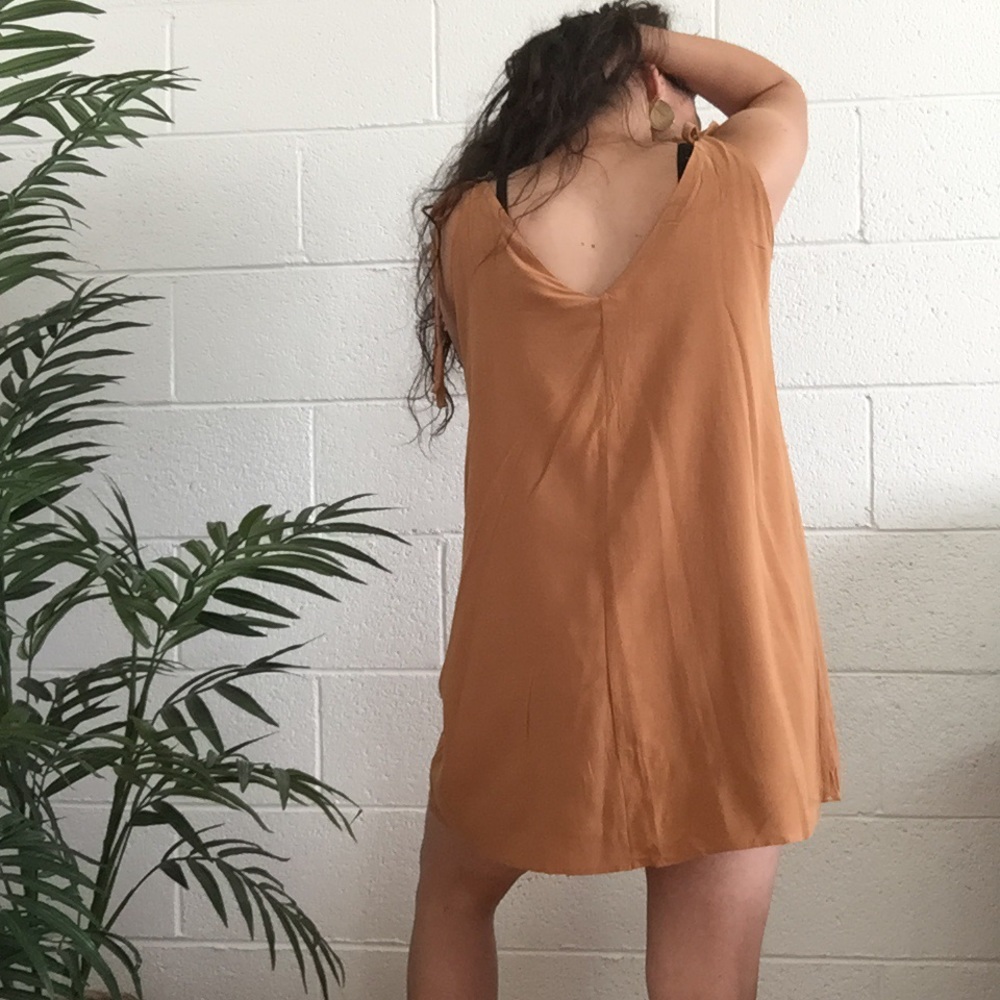 ❗️Three Left❗️NWT Camel Button Down Dress - Picture 5 of 8
